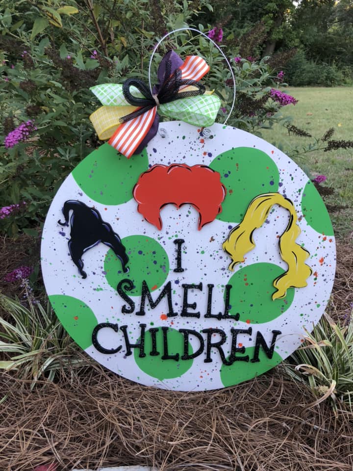 I Smell Children Round