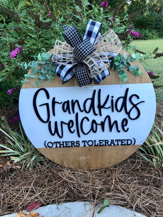 Grandkids Welcome Round